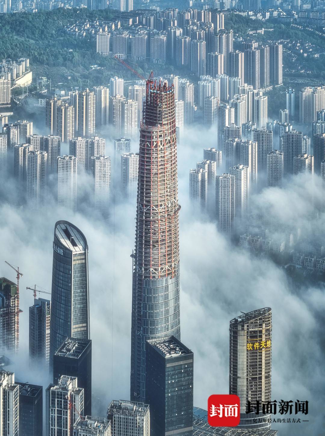 重庆在建最高楼458米陆海国际中心即将封顶