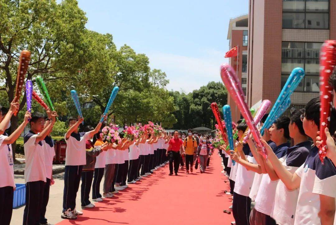 中考福袋橫林初級中學給考生們加油鼓勁!