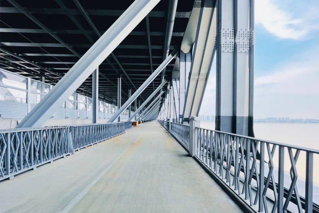 杭州新建彭埠大桥亮相预计8月底建成通车
