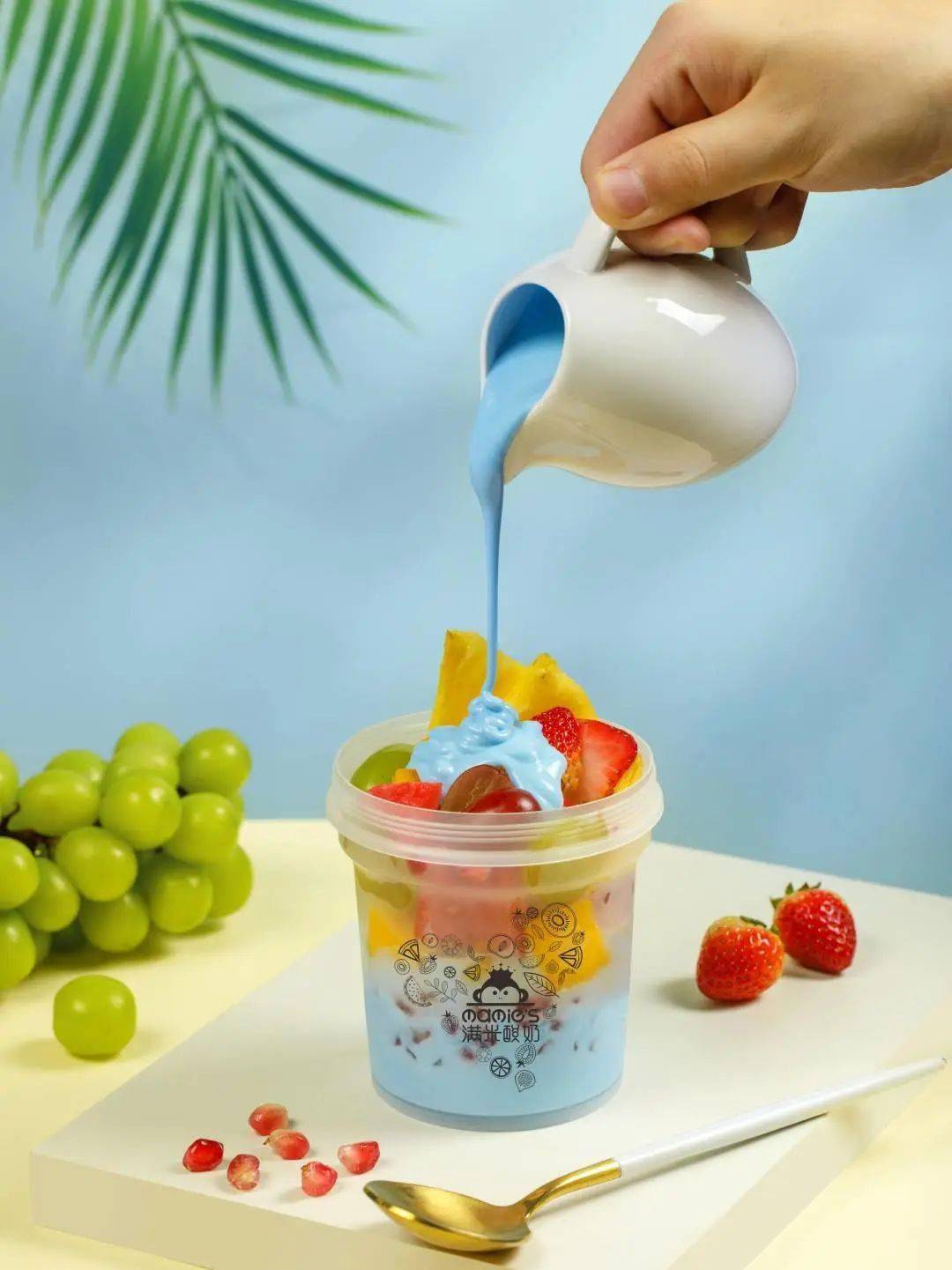 黑五谷,藻蓝蛋白,原味,芒果,草莓,水蜜桃酸奶水果捞杯水果捞就要嚼着