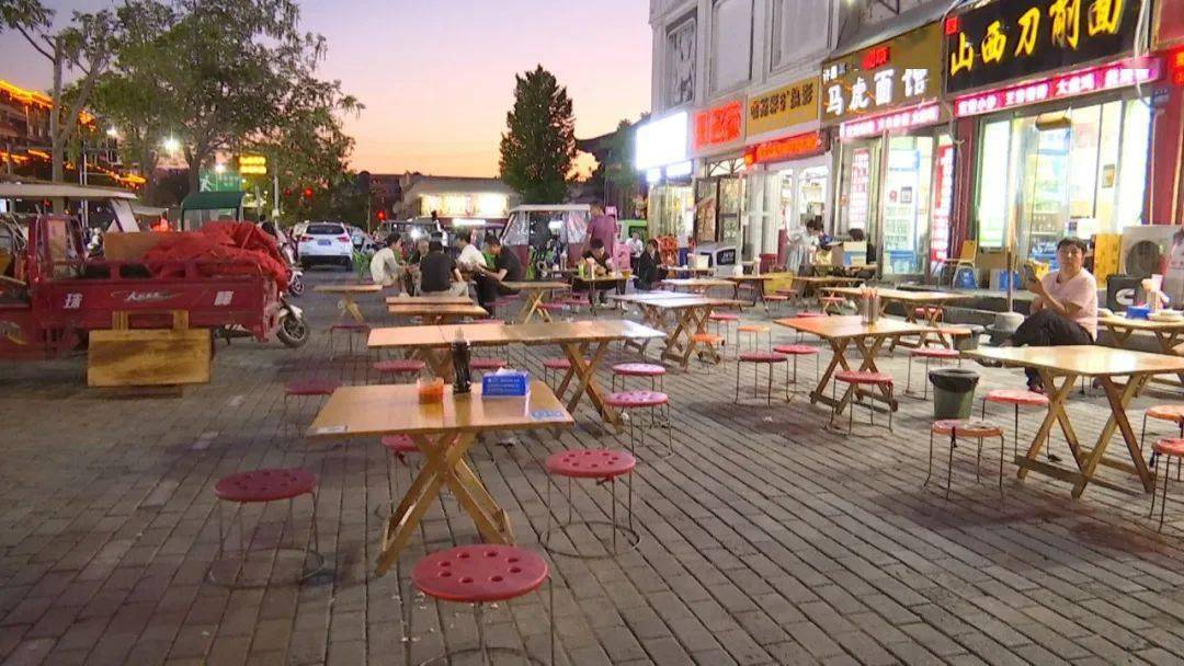 城市烟火气又回来了许昌400多家餐饮门店恢复夜市外摆经营