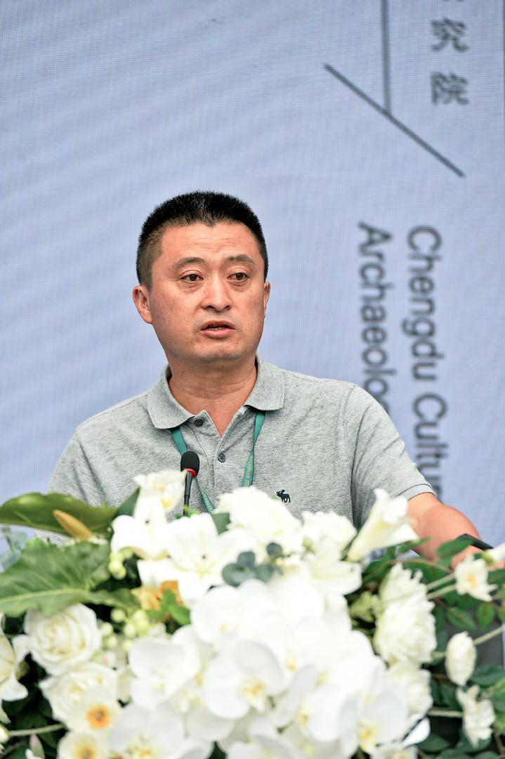 周志清独特墓葬形制和丧葬习俗构成盐源青铜文化特质