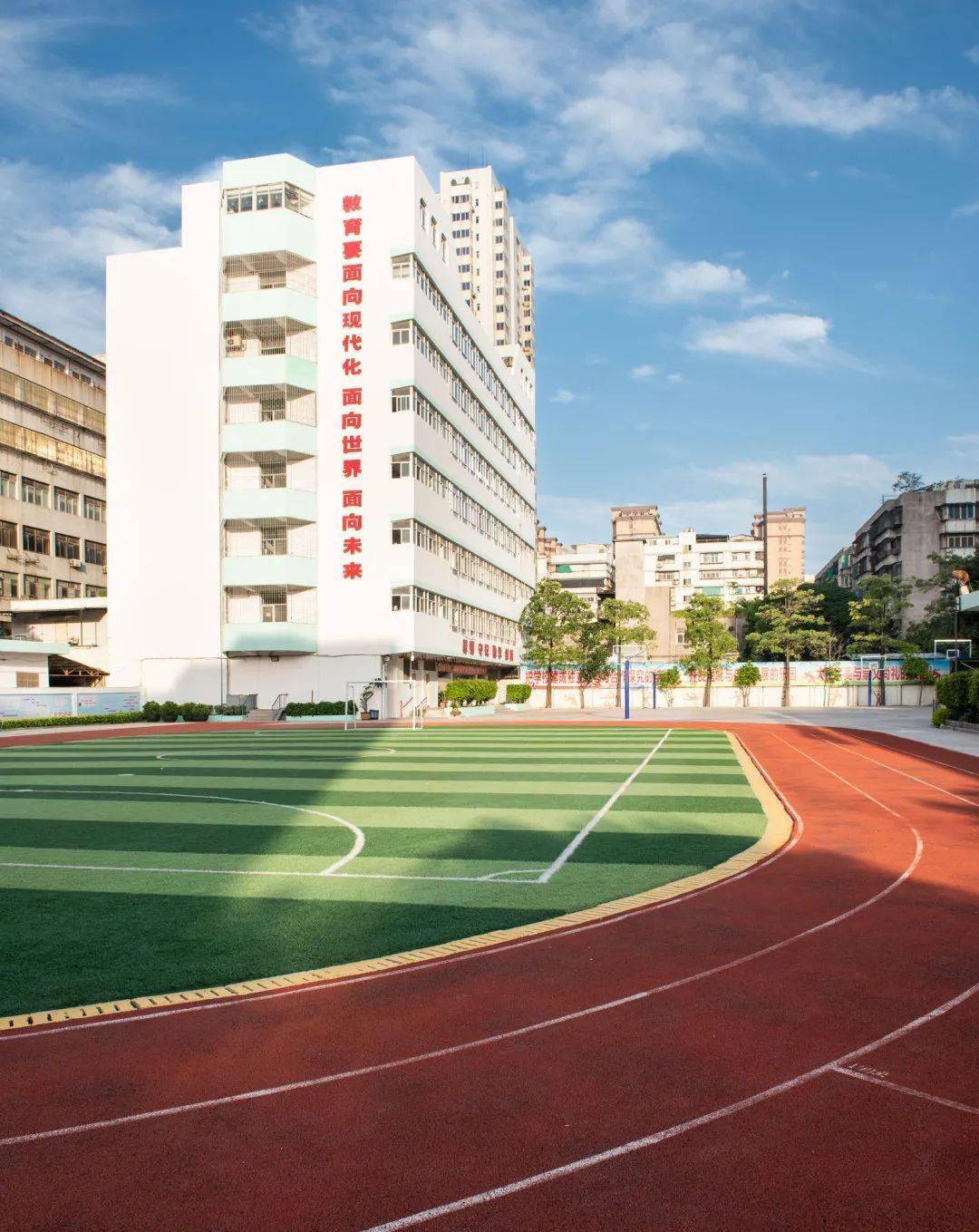 汕头市龙湖区联侨中学图片