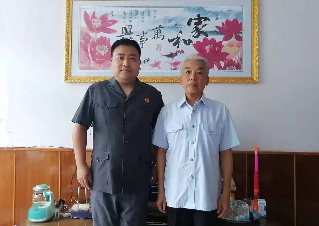 世界辽阔,不及你肩膀;射洪市人民法院黄靖知父女辛苦了,女儿永远爱您!