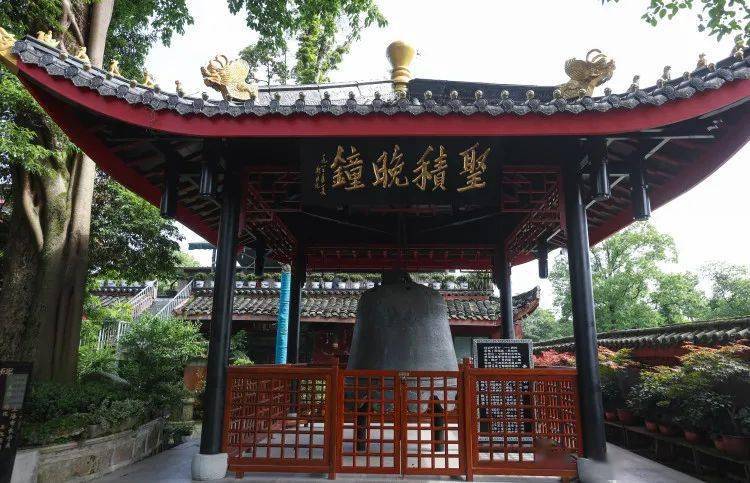 名寺古刹峨眉山第一寺报国寺