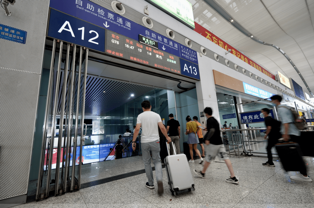 深圳至北京缩短近半小时新列车运行图上线