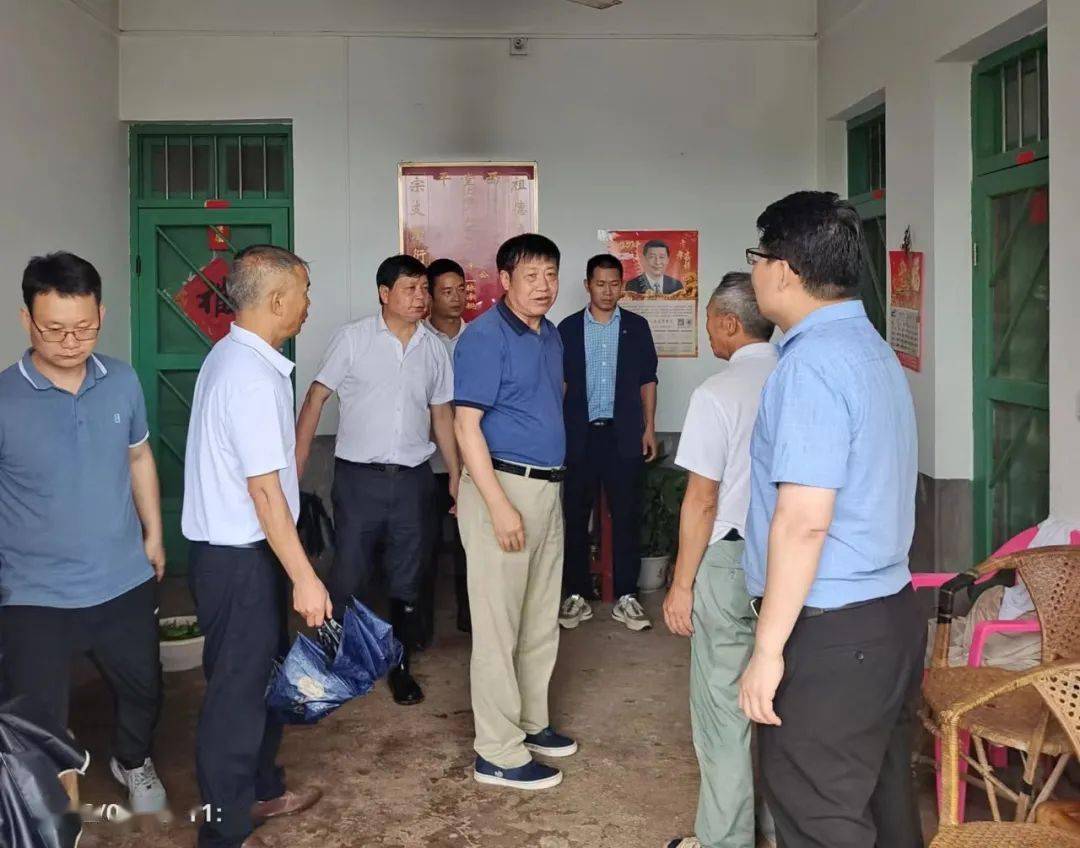市局督导组郭知明,黄炎峰一行在会昌县督导地质灾害