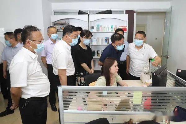 张庆伟到龙泉街道调研滕州飞华美妆产业园项目