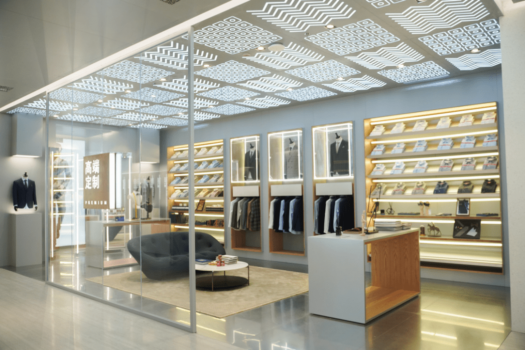 影星吴启华助阵红豆男装旗舰店开业人气爆棚