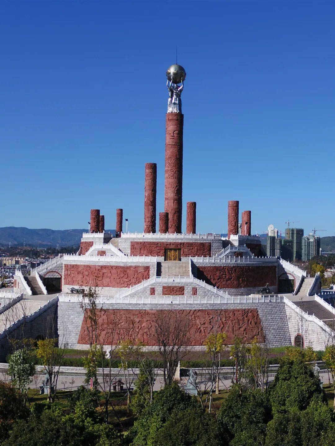 我为云南新地标点赞楚雄彝族十月太阳历文化园古老底蕴与新生未来交织