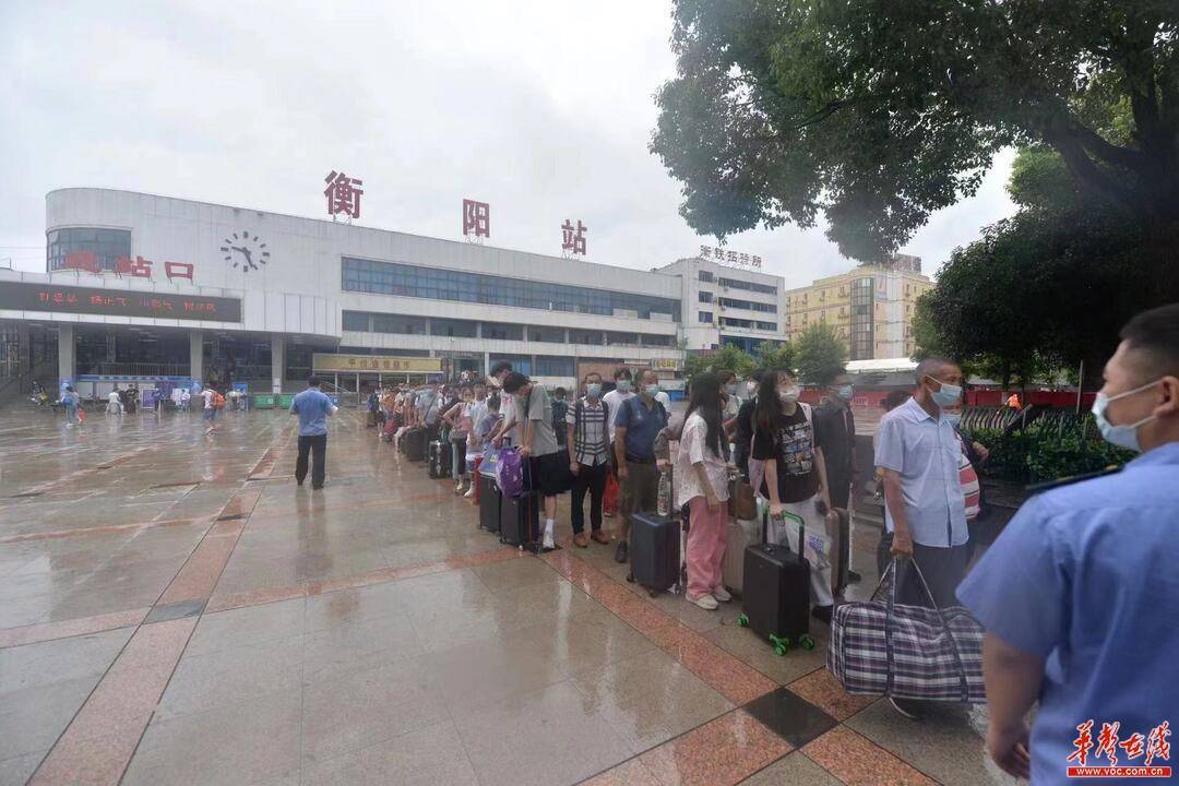 水害造成京廣普鐵韶關區段暫停運行湖南鐵路開行高鐵轉運旅客萬餘人