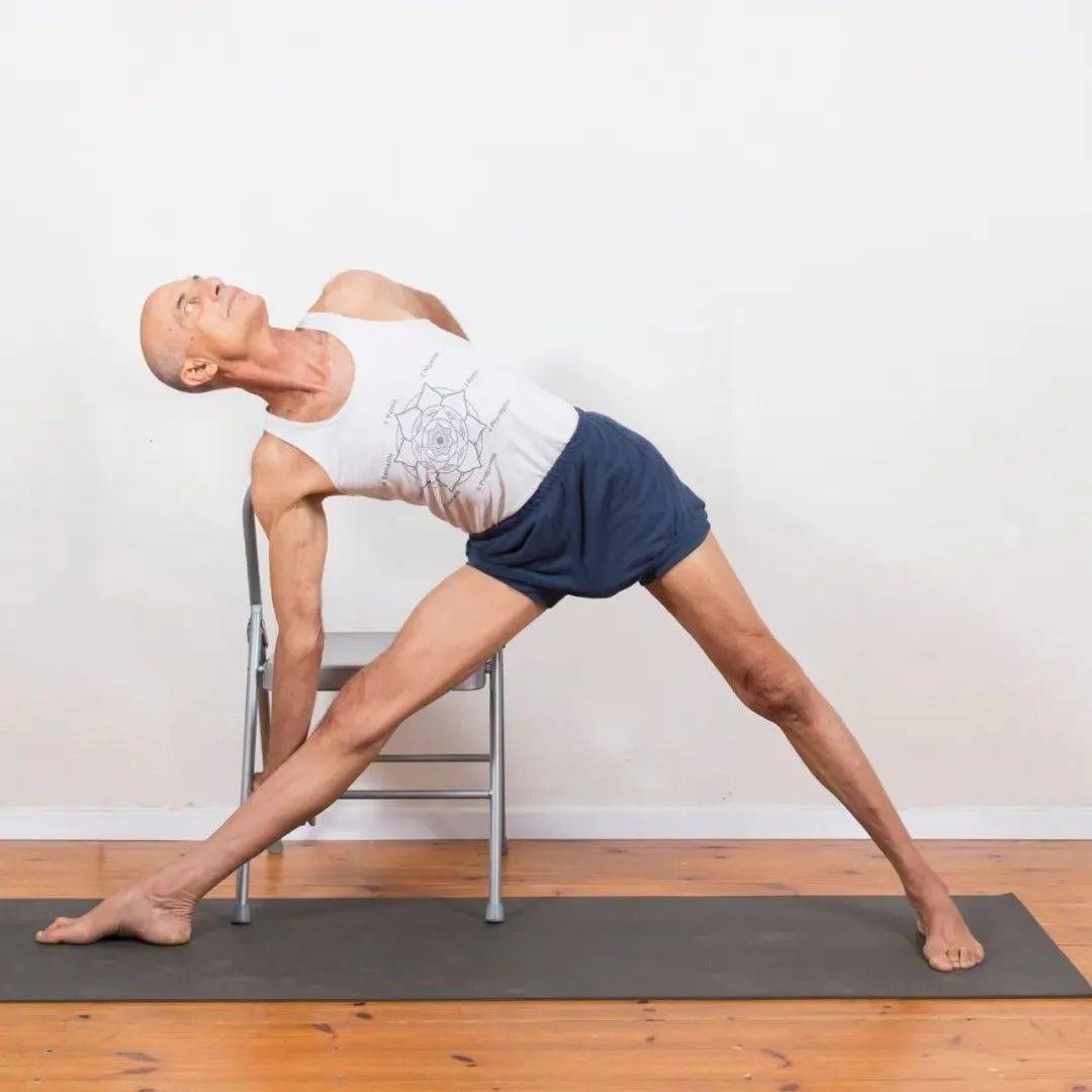 限时早鸟价丨eyal老师的椅子瑜伽中高级习练指南课程上线啦