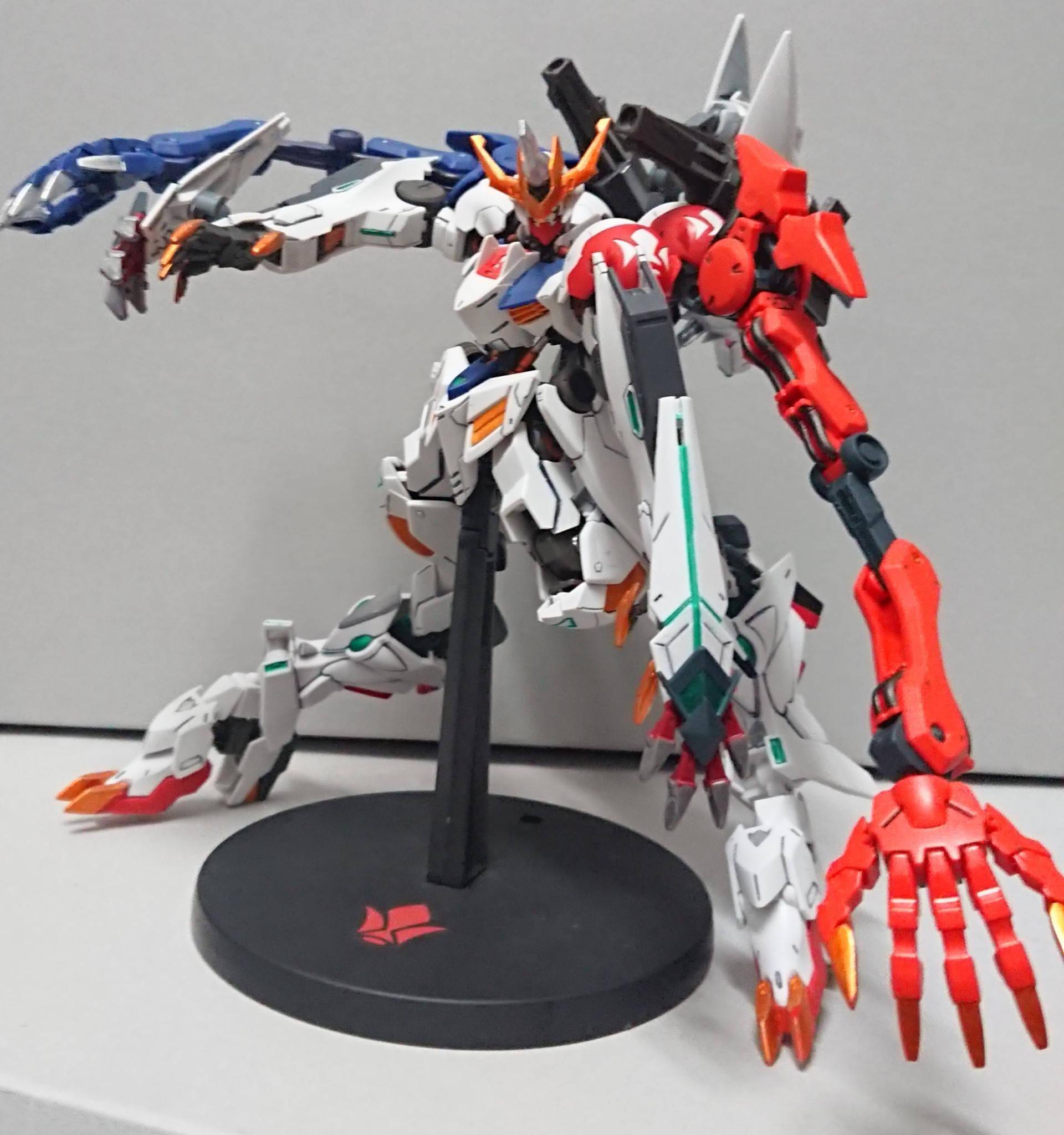 巴巴托斯高达可变形改造白狼王