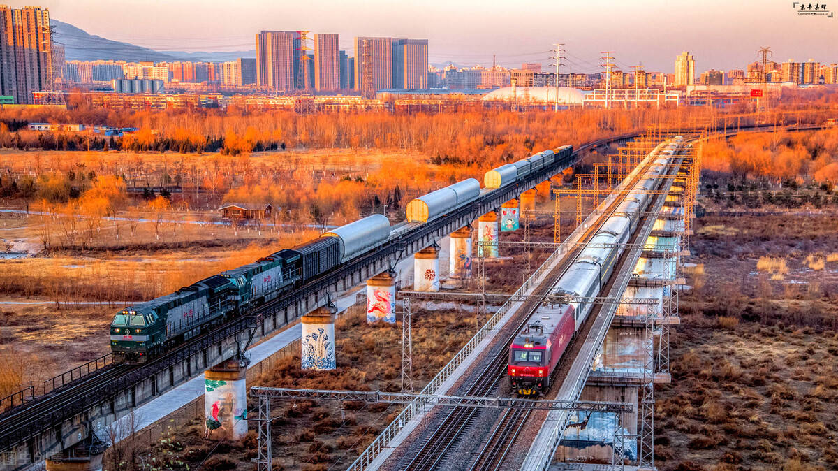 做好六稳落实六保太铁安全有序推进京原线集中修施工