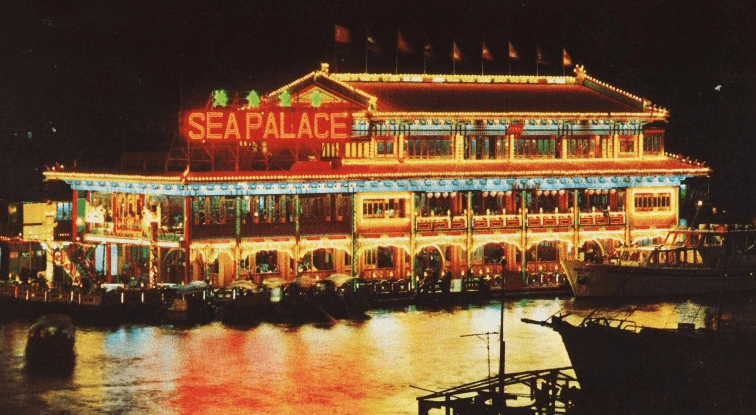 赌王豪气出手,直接把海角皇宫整套拿下,旧船开去澳门当赌船,金銮殿就