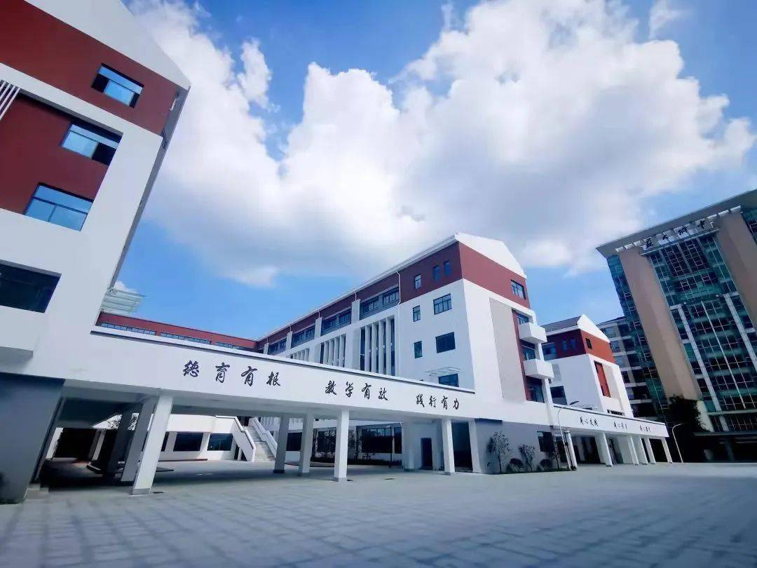 苏大附中中加国际高中班四星级高中资深国际部欢迎你