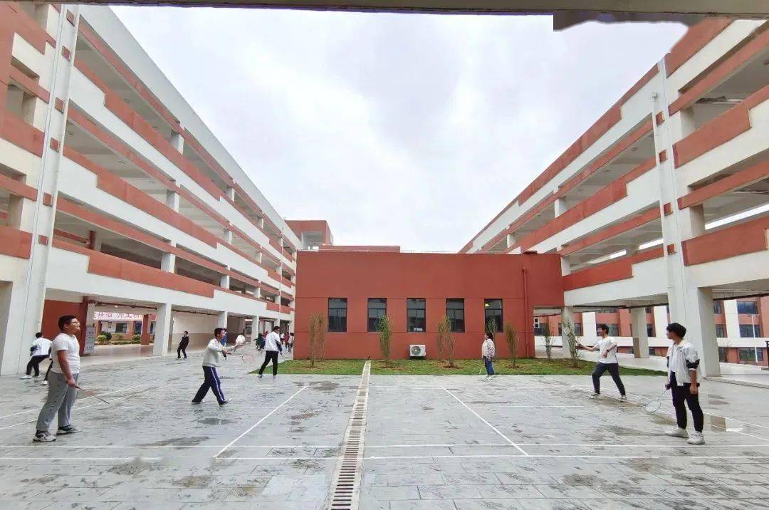 南康中学北校区全面推进体教融合