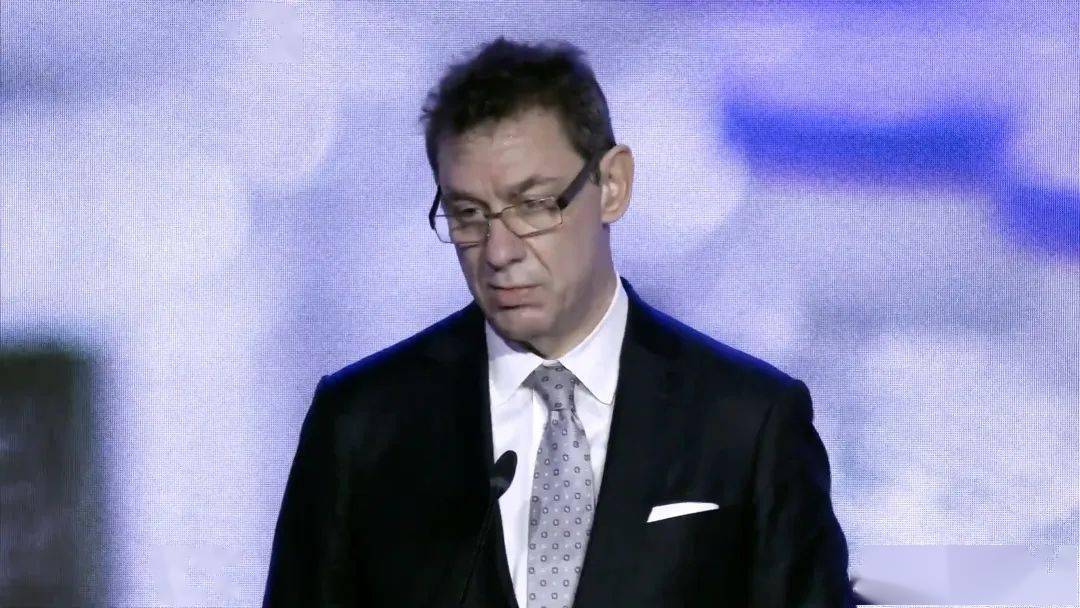 风云对话专访辉瑞ceo艾伯乐讲述宇宙大药厂背后的故事