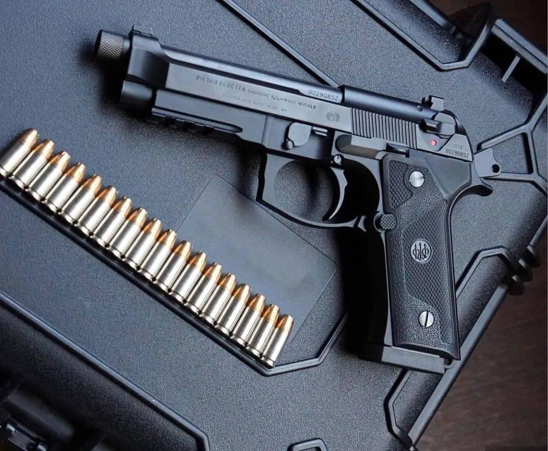 【擎天白玉柱 架海紫金梁】beretta家的枪械美图欣赏