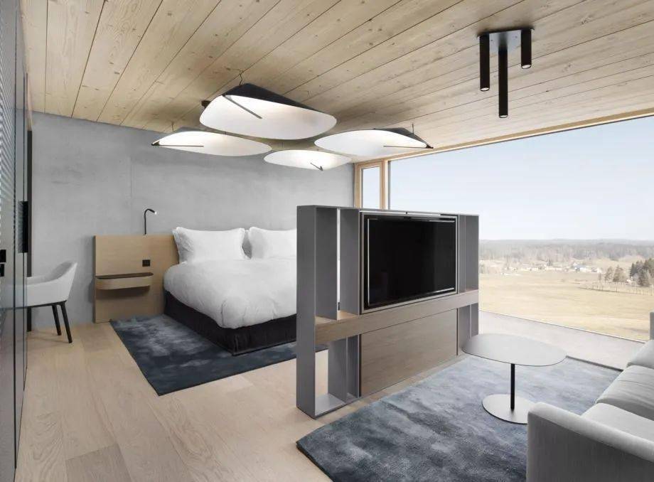 ��������ʿ���Ƶ꣬����BIG����ƣ��ݻ��Ƶ��һ������