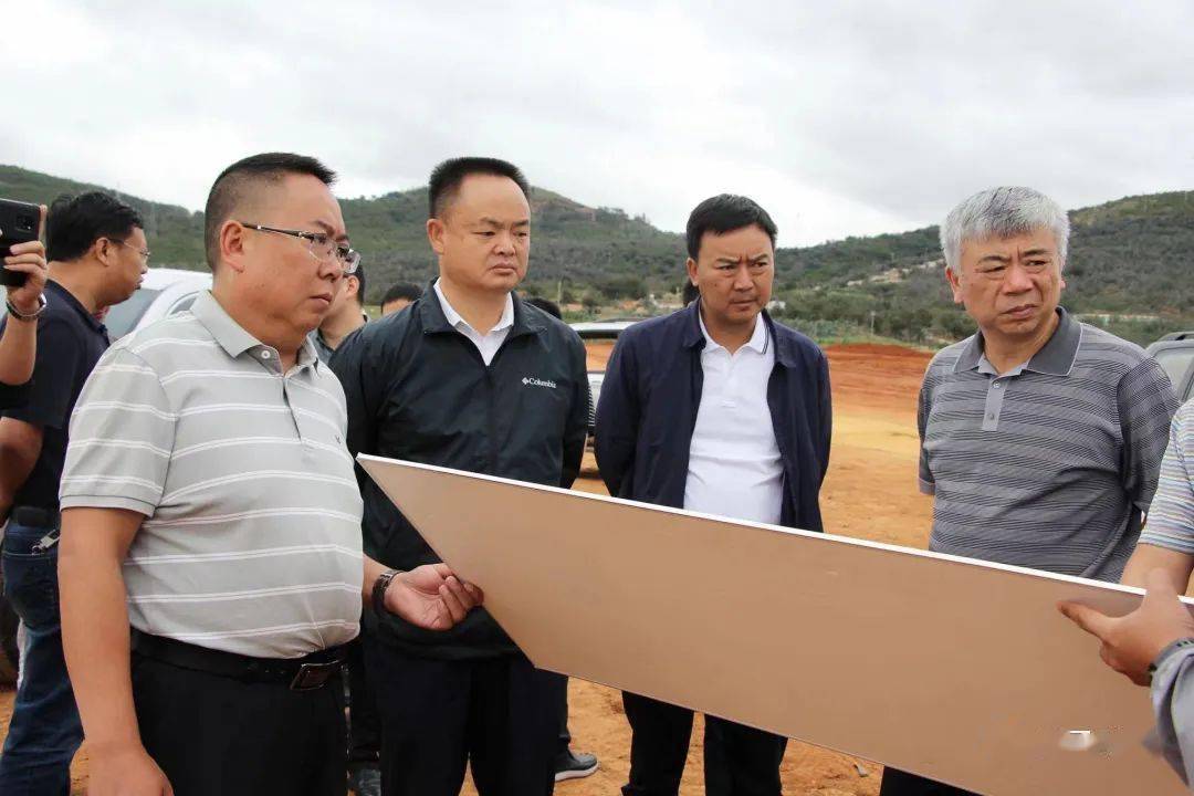 6月23日至24日,省财政厅副厅长杨秀文率省财政厅调研组到我县开展专项