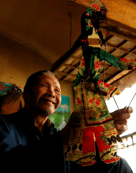 天津非遗振兴传统工艺展剪刻画绘