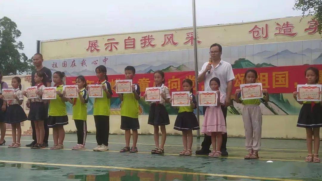 在教学上,陈钊武要求学生做到书写规范,干净整洁,格式正确,步骤清楚