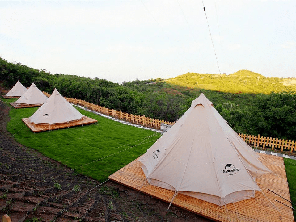 隐藏在门头沟绝美山顶的轻奢帐篷营地这里有草坪烧烤还有露天电影