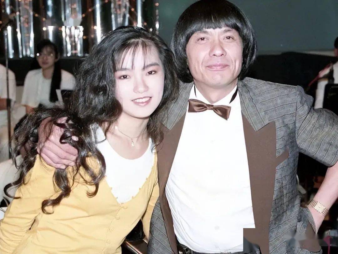 那些年,她拍摄过很多长篇连续剧,《意难忘》,《天地有情》等电视剧中