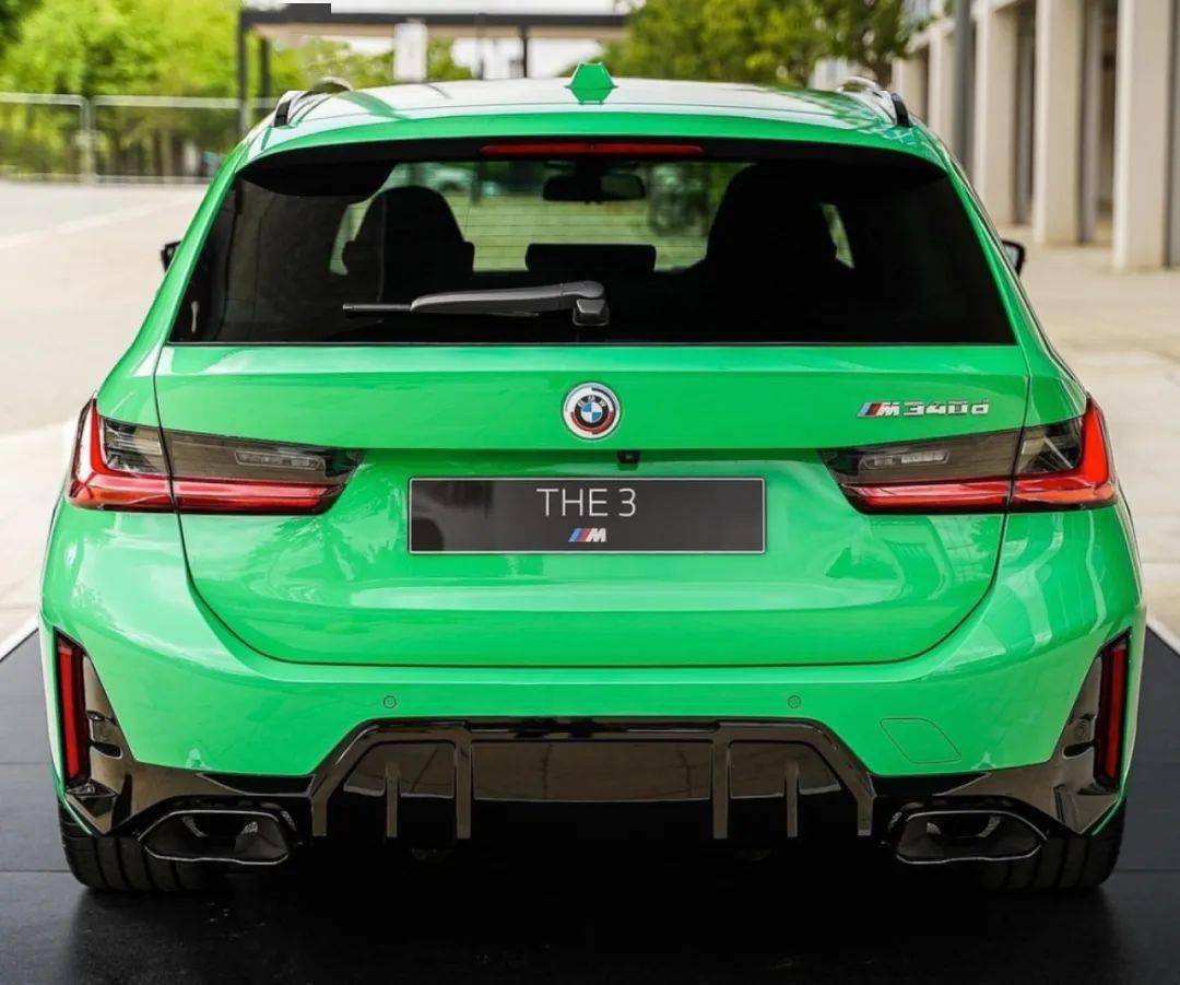 实拍中改宝马新3系信号绿车漆够型