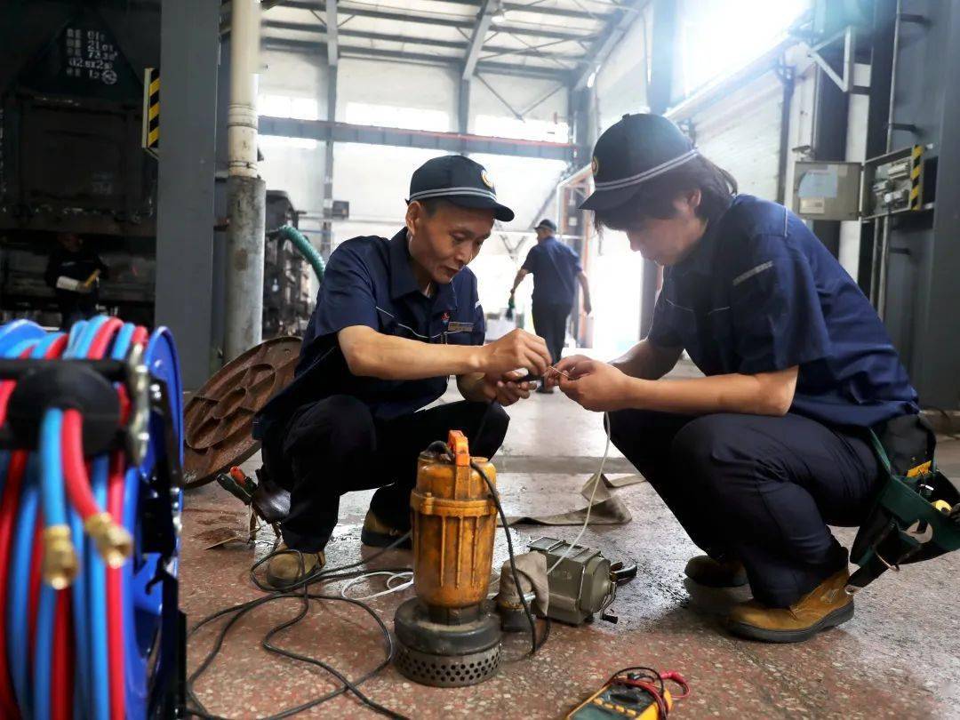 济南西车辆段设备车间坚持人民至上,生命至上坚持防,避,抢工作主线