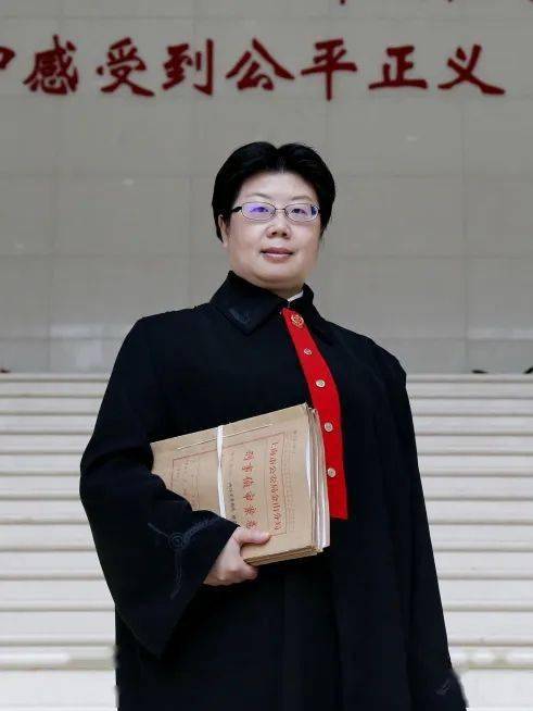 上海市黄浦区人民法院党组成员,副院长●2020年全国先进工作者周欣