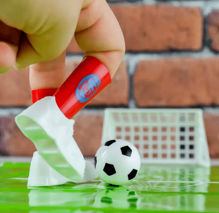 用手指踢足球,曾是风靡全国的正经游戏