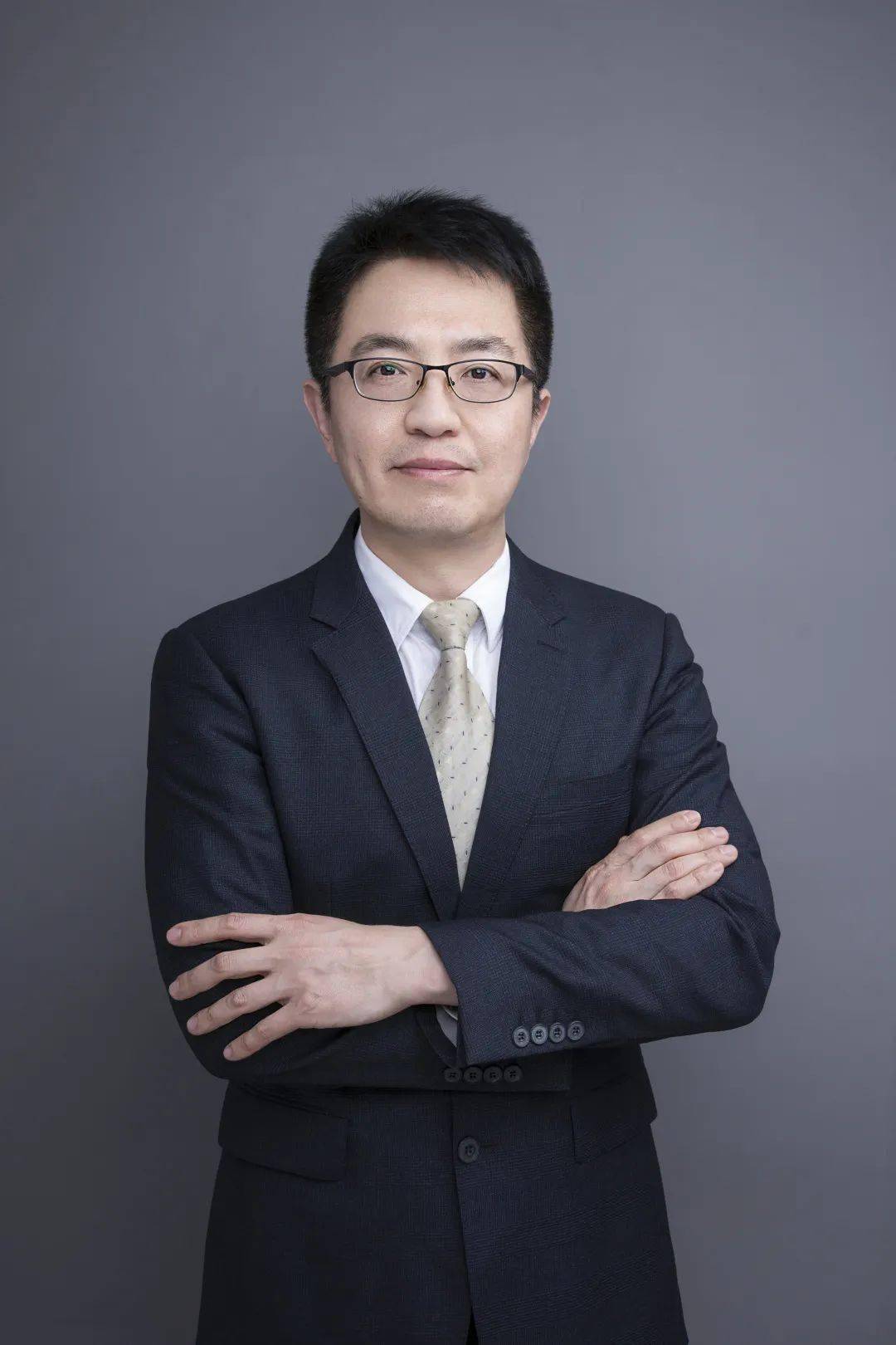 李雨峰 教授民商法学院(知识产权学院)院长乘风破浪奔入人海吧请带上