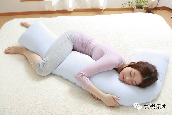 6,睡姿助眠法——选择自己认为最放松的睡姿睡觉最重要的是放松,躺在
