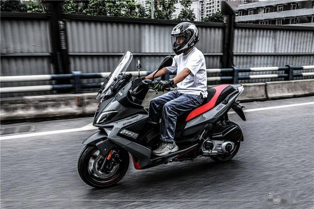 26800元配置贴心性能升级srmax250hpe评测