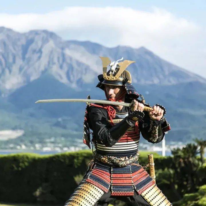 日本最强武士军团的故乡——鹿儿岛；萨摩藩的藩主设计建造的庭园——仙严园；秘不示人的古代武术——示现流_铠甲_萨摩藩_严园