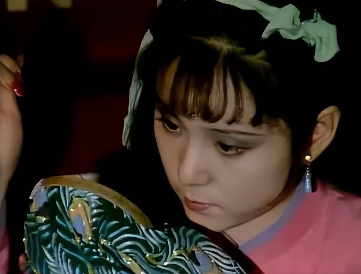 红楼梦以自我伤害的方式补裘晴雯的勇是无仁之勇