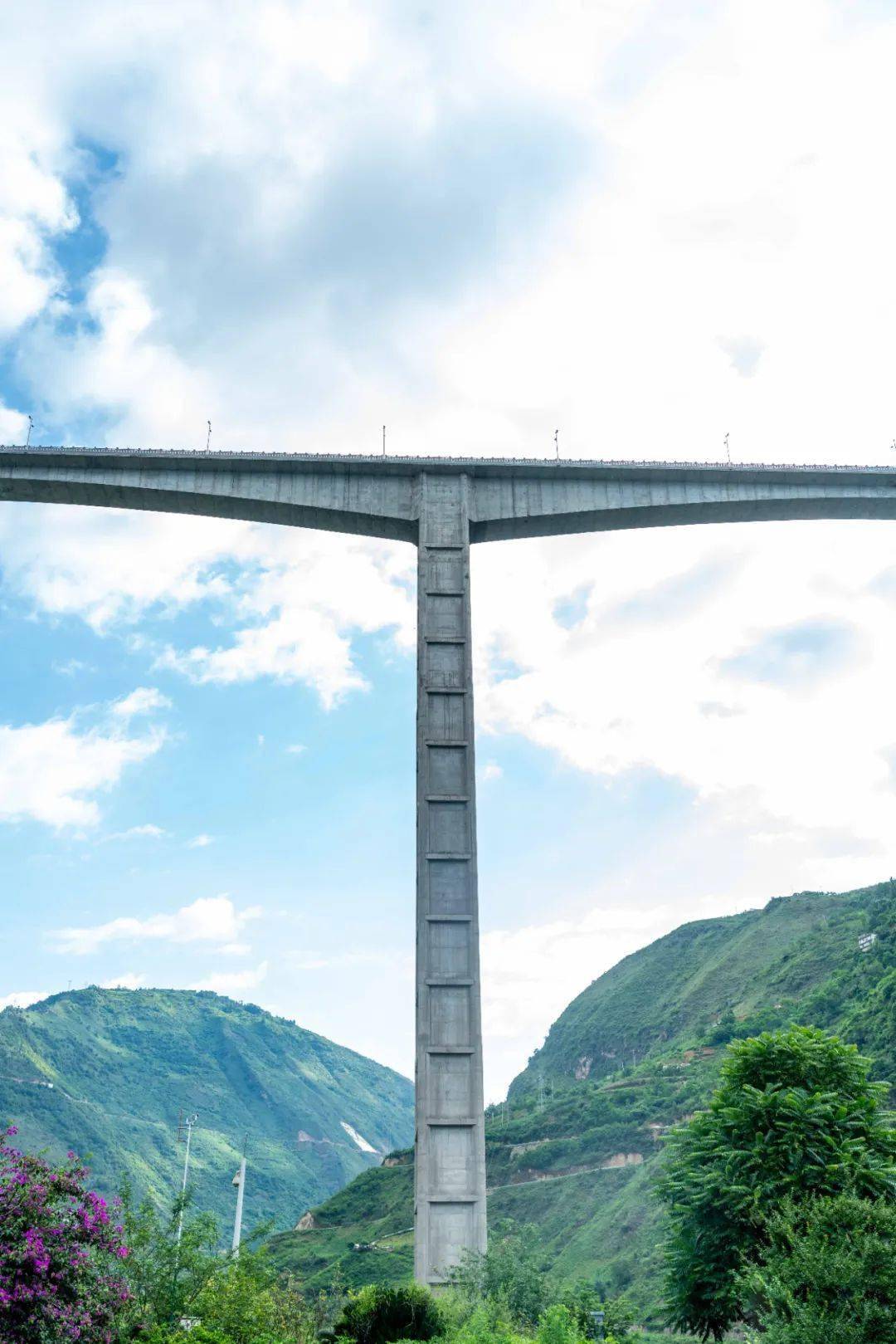 世界第一高桥墩大凉山金阳河三峡连心桥今天通车