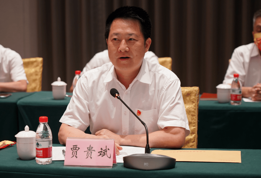 沙田镇举行"光荣在党50年"纪念章颁发仪式