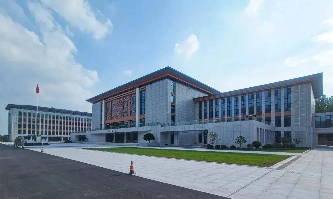 校启用仪式暨2022年第一期科级干部进修班开班式_丁志伟_周俊_建设史