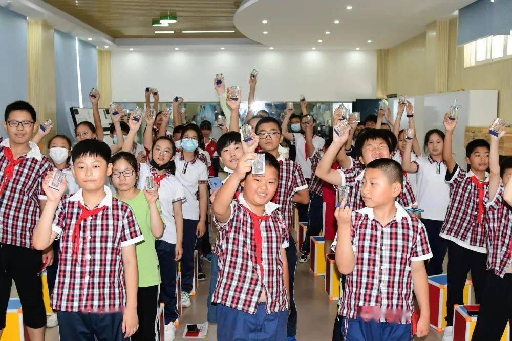 少先队动态巢湖市世纪新都小学半汤校区举行2022届毕业典礼