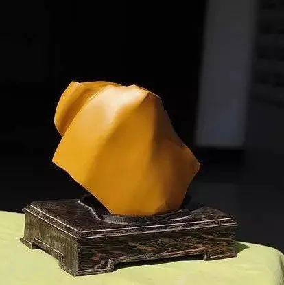 什么是泥石玉?泥石与泥石玉的区别_哈密_和田玉_戈壁滩