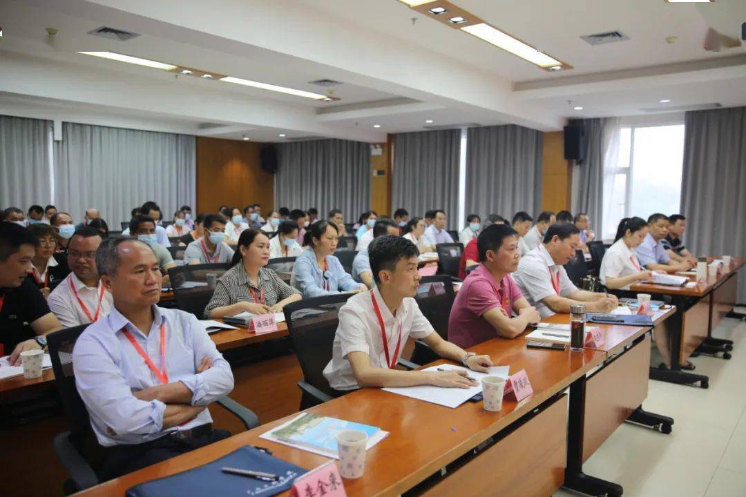 金秀瑶族自治县第十七届人大代表履职能力提升培训班在广西干部学院