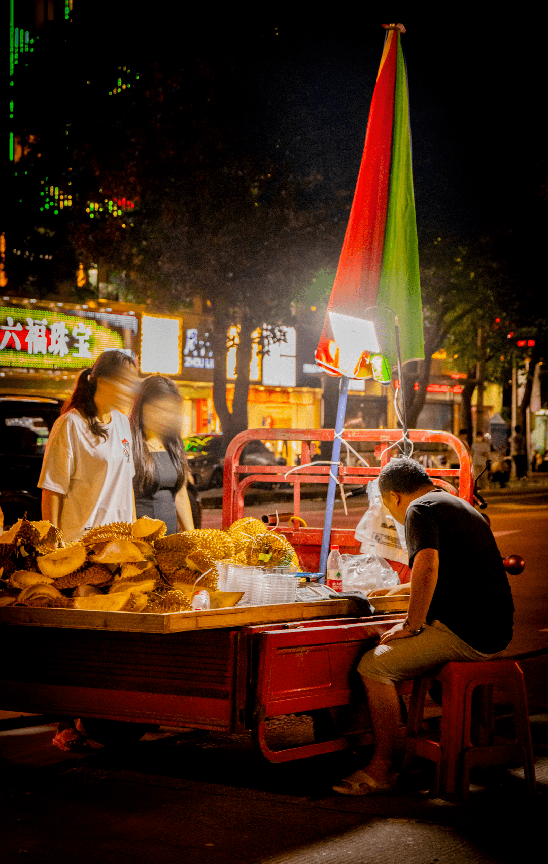 不出意外,泉州这条夜市街,马上要火了