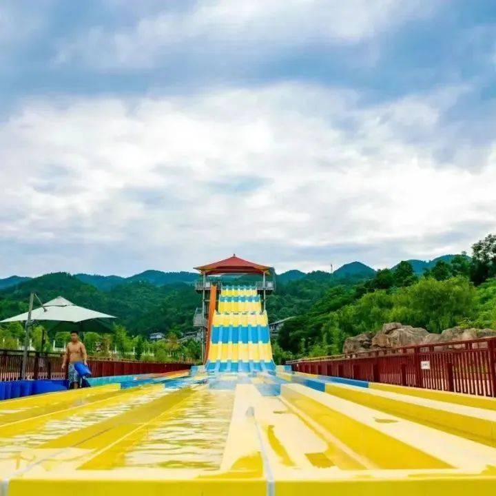 中国自驾游毕兹卡水乐园之约又到了今年的水上乐园不仅清凉无比更是萌