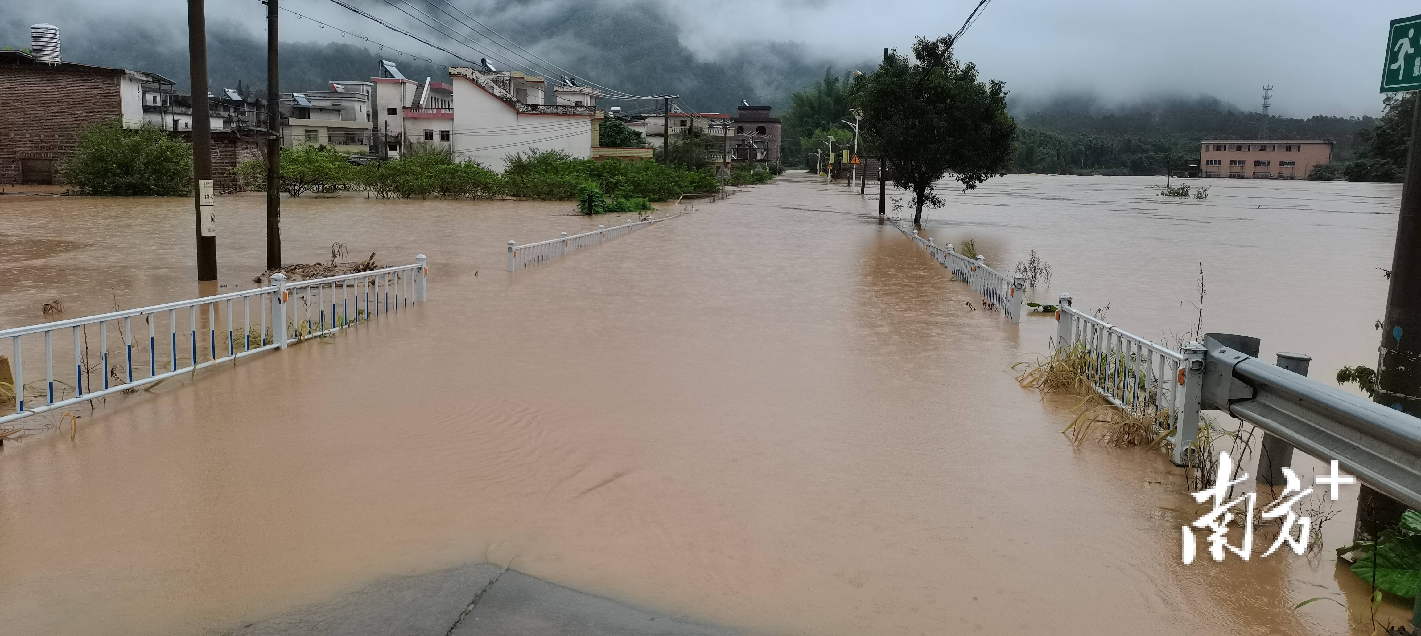 迎汛而战连平县田源镇应转尽转全力做好转移群众安置工作