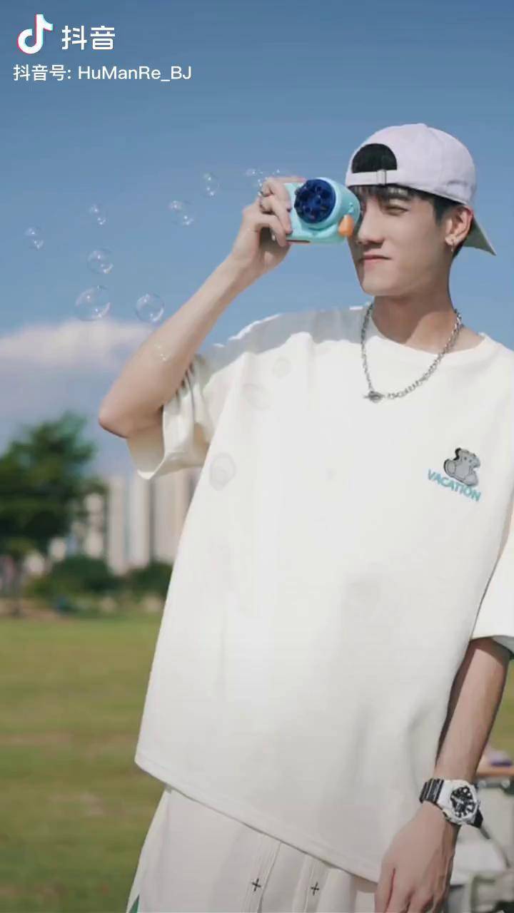 170的帅哥和190的普通男孩你会怎么选男生穿搭阳光男孩运动休闲套装