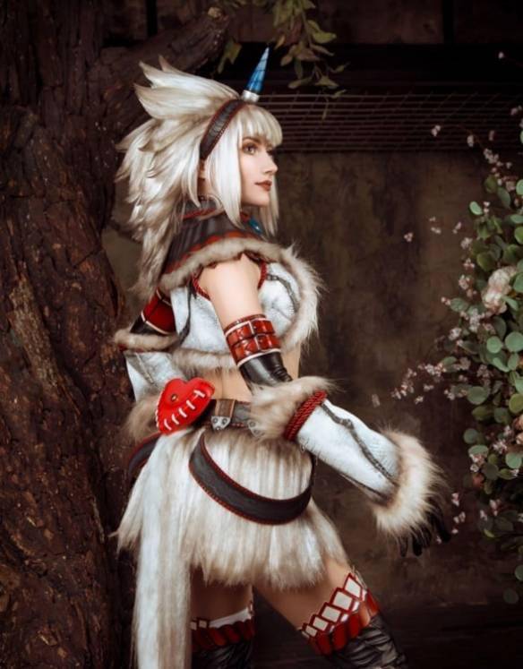 俄罗斯正妹《进击的巨人》阿尼cos 冰山美人好身材_角色_纳德_傲人