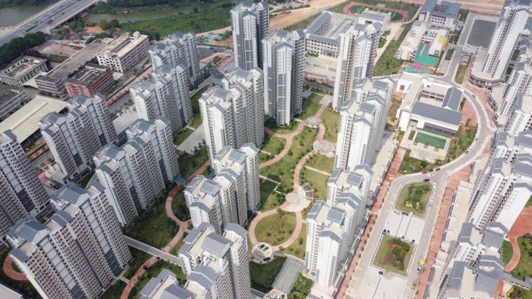 466亩位于朱村街凤岗村,秀山村范围广州科教城安置区环境优美,设施